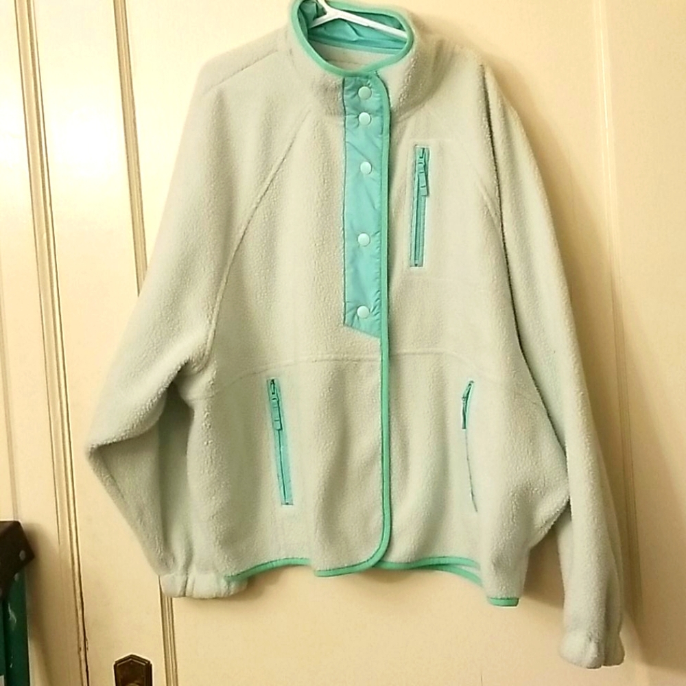 American eagle button up sherpa fleece. Large